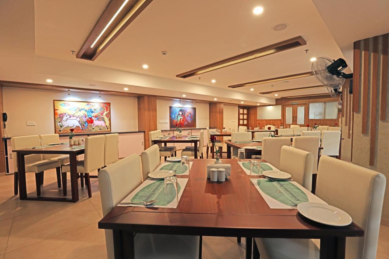 克里希纳瓦萨姆摄政酒店 Guruvāyūr 外观 照片